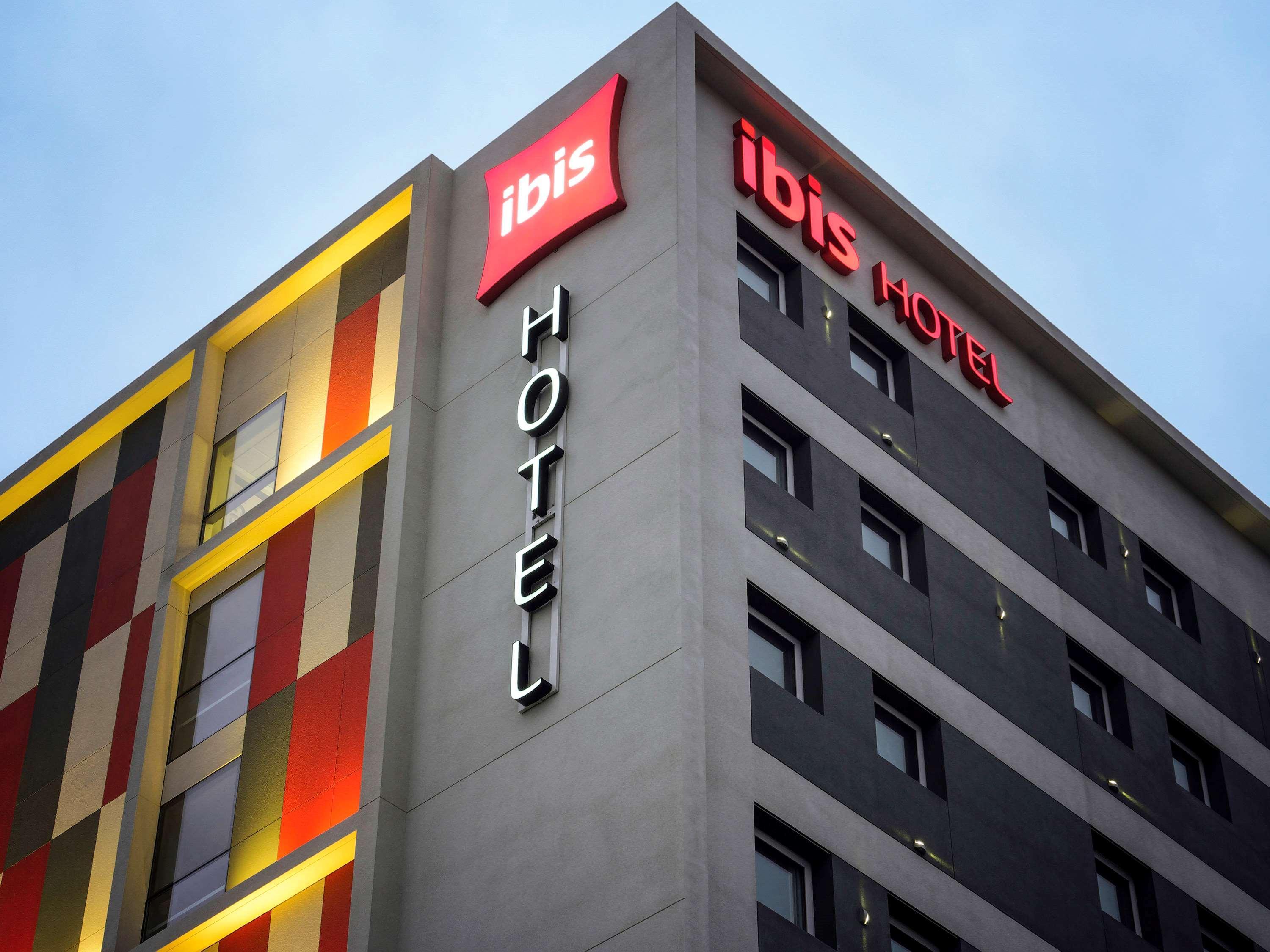 Hotel Ibis Trujillo Esterno foto