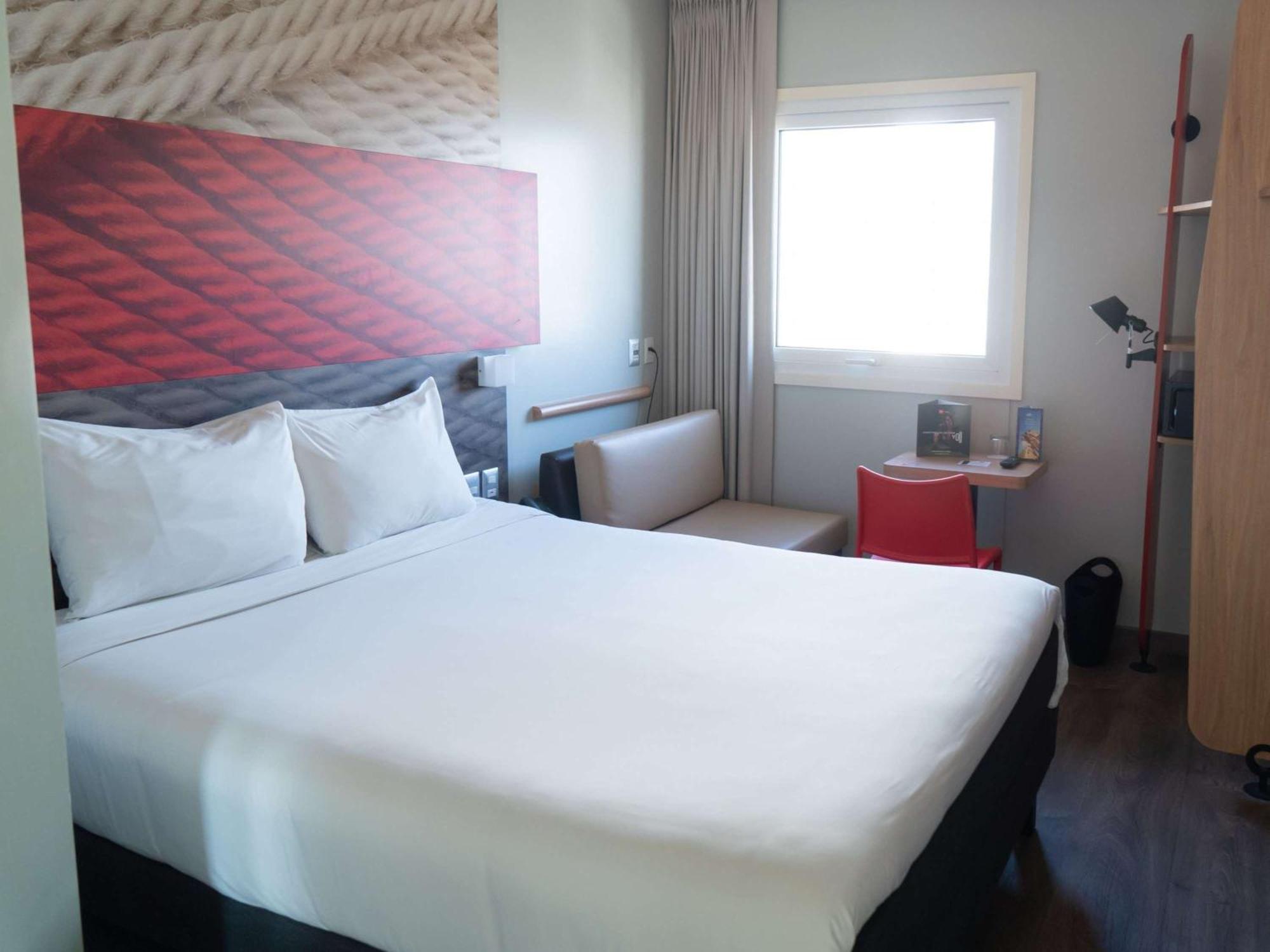 Hotel Ibis Trujillo Esterno foto