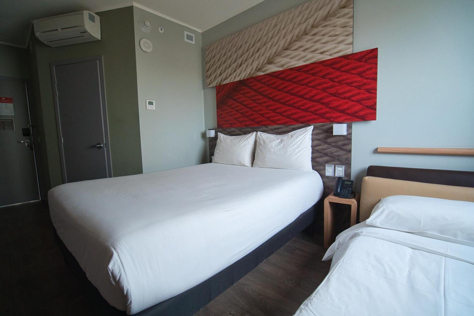 Hotel Ibis Trujillo Esterno foto