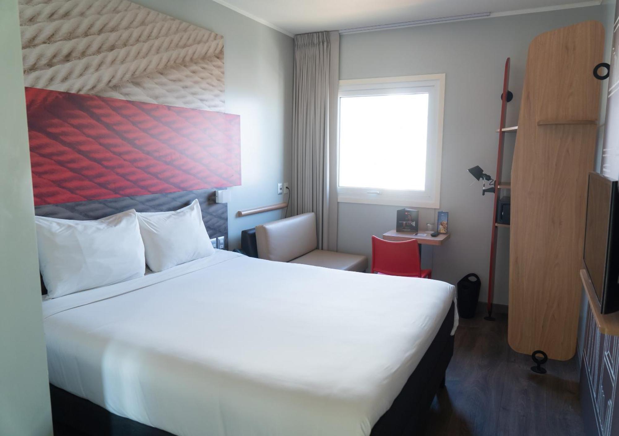 Hotel Ibis Trujillo Esterno foto